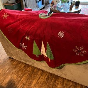 Tree Skirt!  Make an offer!!